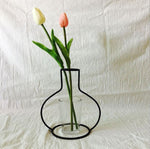 Load image into Gallery viewer, Silhouette Iron Line Flowers Vase
